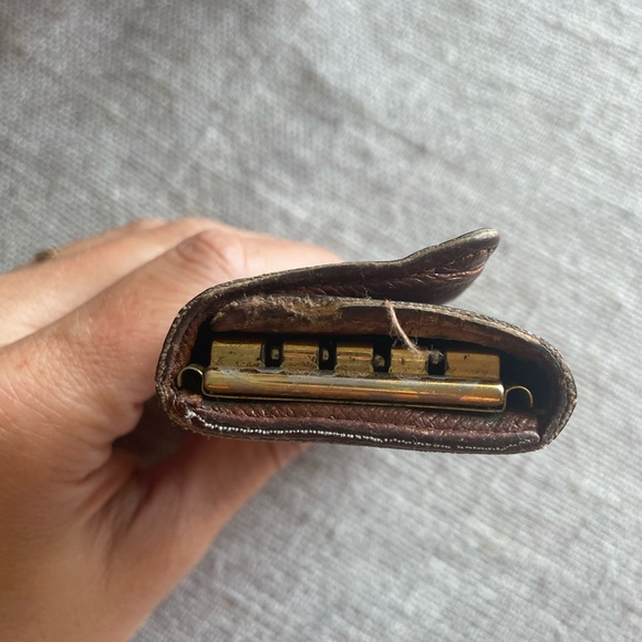 Vintage Louis Vuitton Monogram 4 Key Holder - Picture 8 of 8